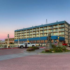 Promenade Inn & Suites Oceanfront